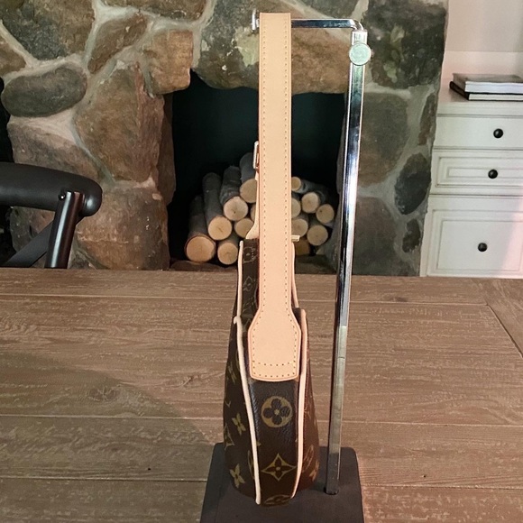 LOUIS VUITTON Croissant PM Mini Bag - Picture 9 of 14